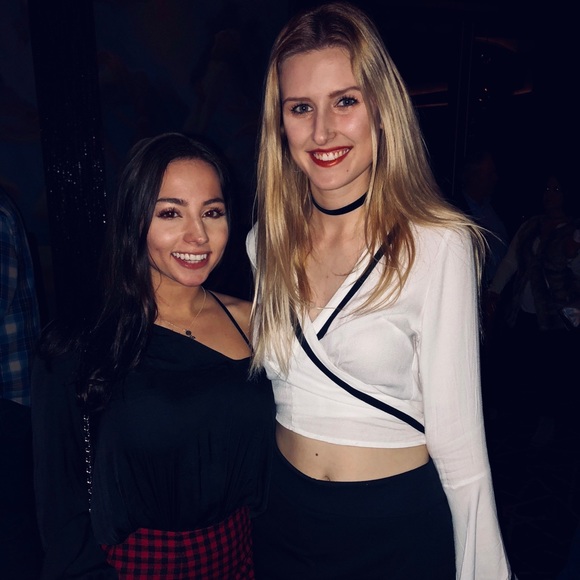 Meet your Posher, Paige - Picture 2 of 7